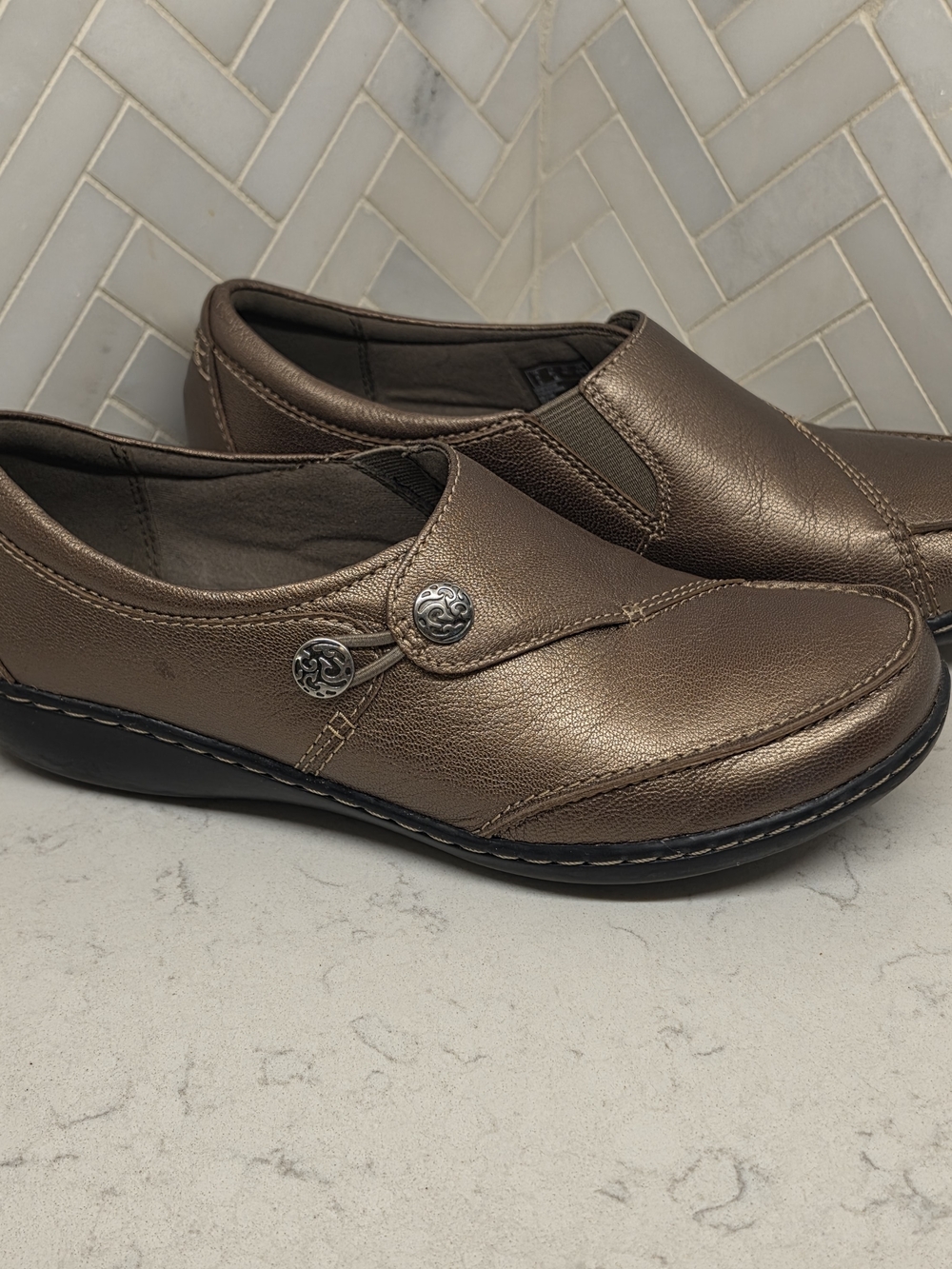 Clarks Metallic Bronze Slip-On Loafers S 8.5 NEW
